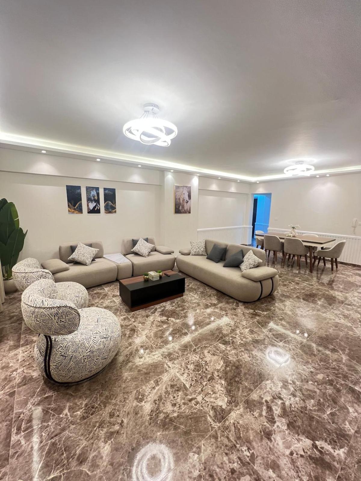 Apartment Chill Vibes 3 Bedroom In Rehab *