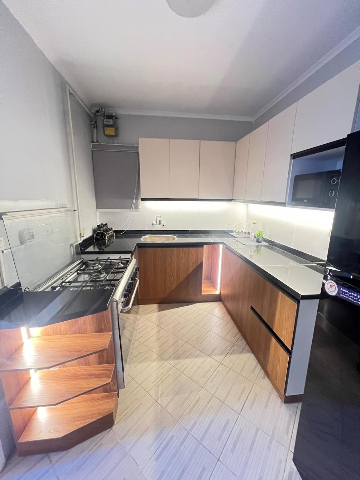 Chill Vibes 3 Bedroom In Rehab Apartment *