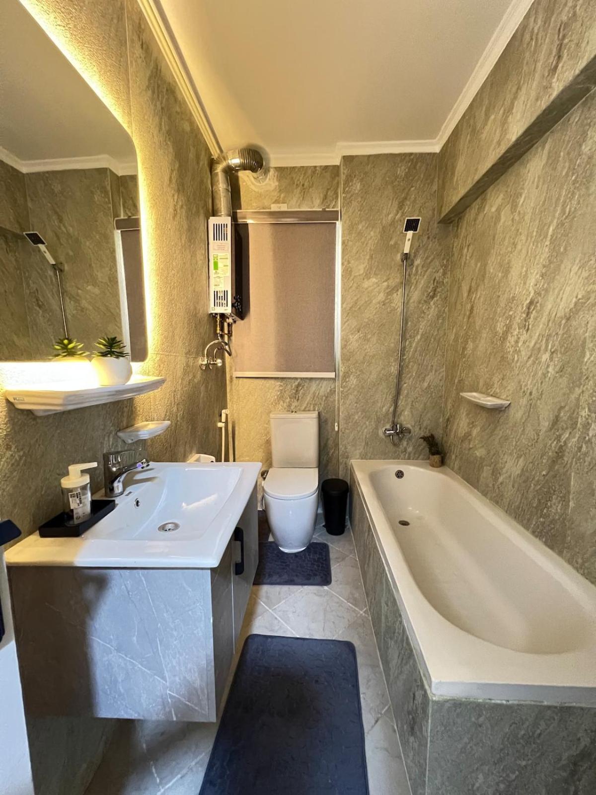 Chill Vibes 3 Bedroom In Rehab Apartment