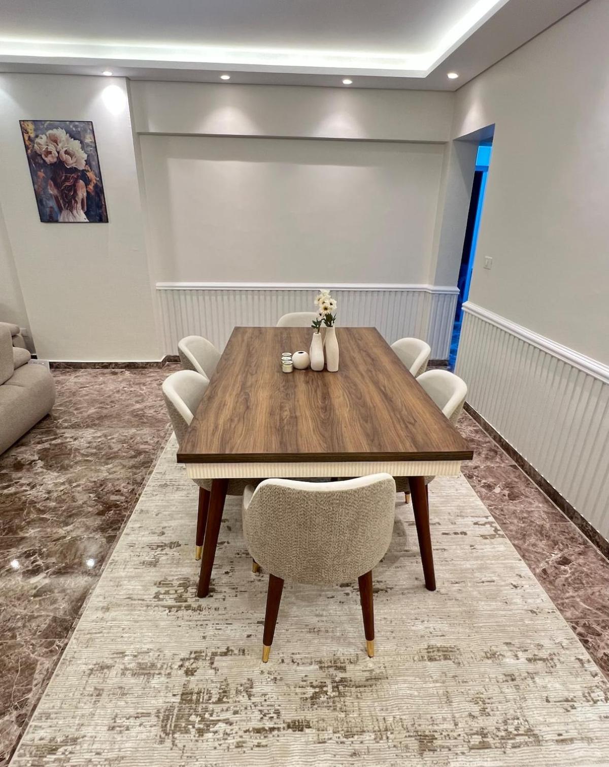 Apartment Chill Vibes 3 Bedroom In Rehab *