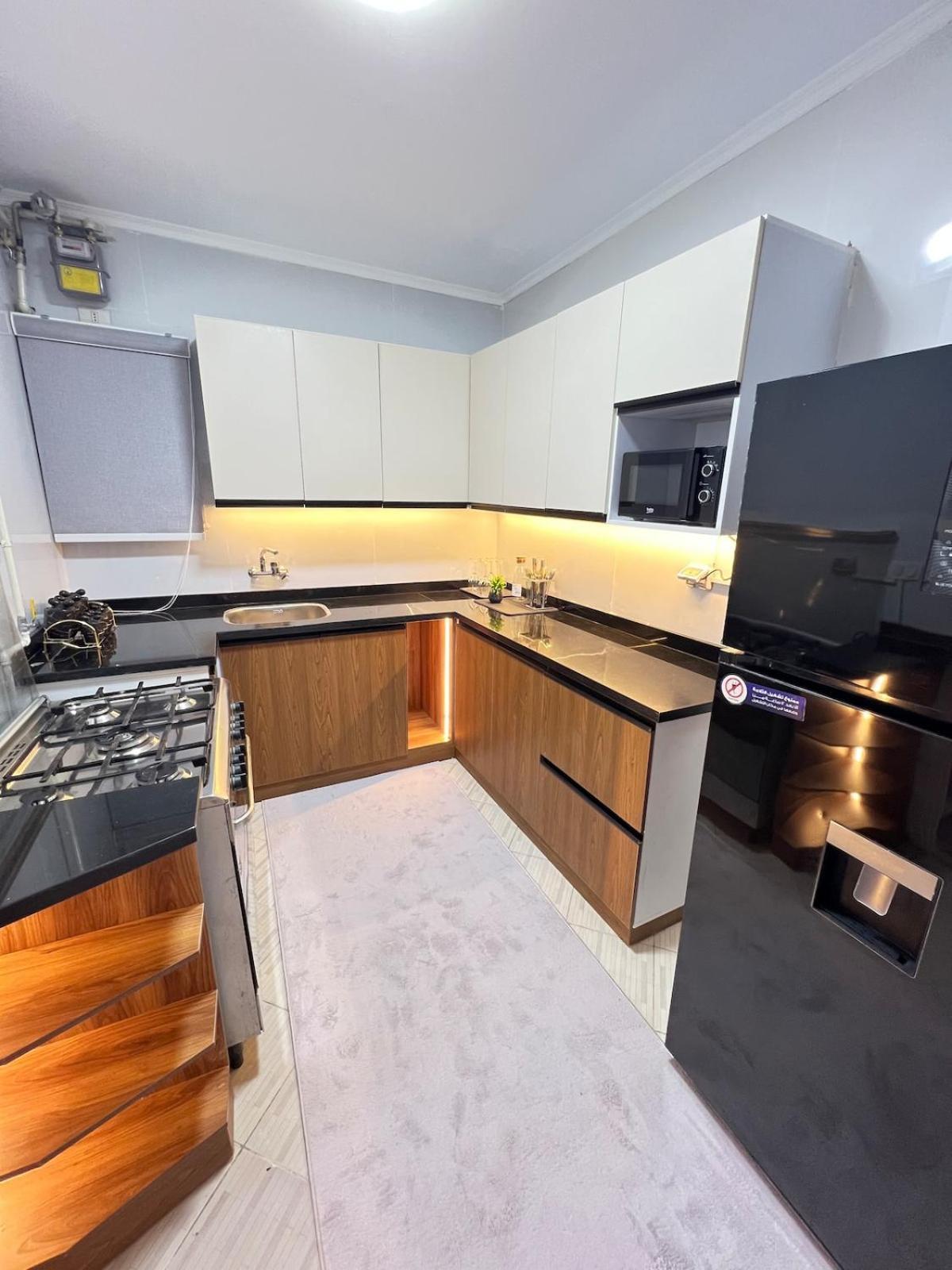 Chill Vibes 3 Bedroom In Rehab Apartment