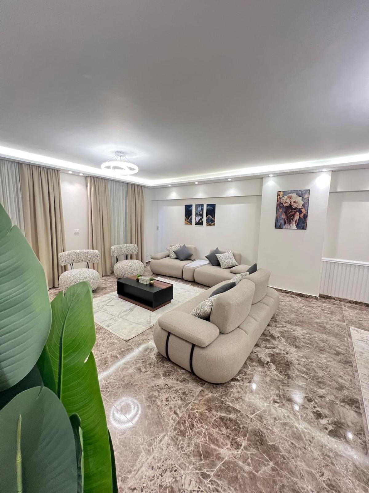 Apartment Chill Vibes 3 Bedroom In Rehab *