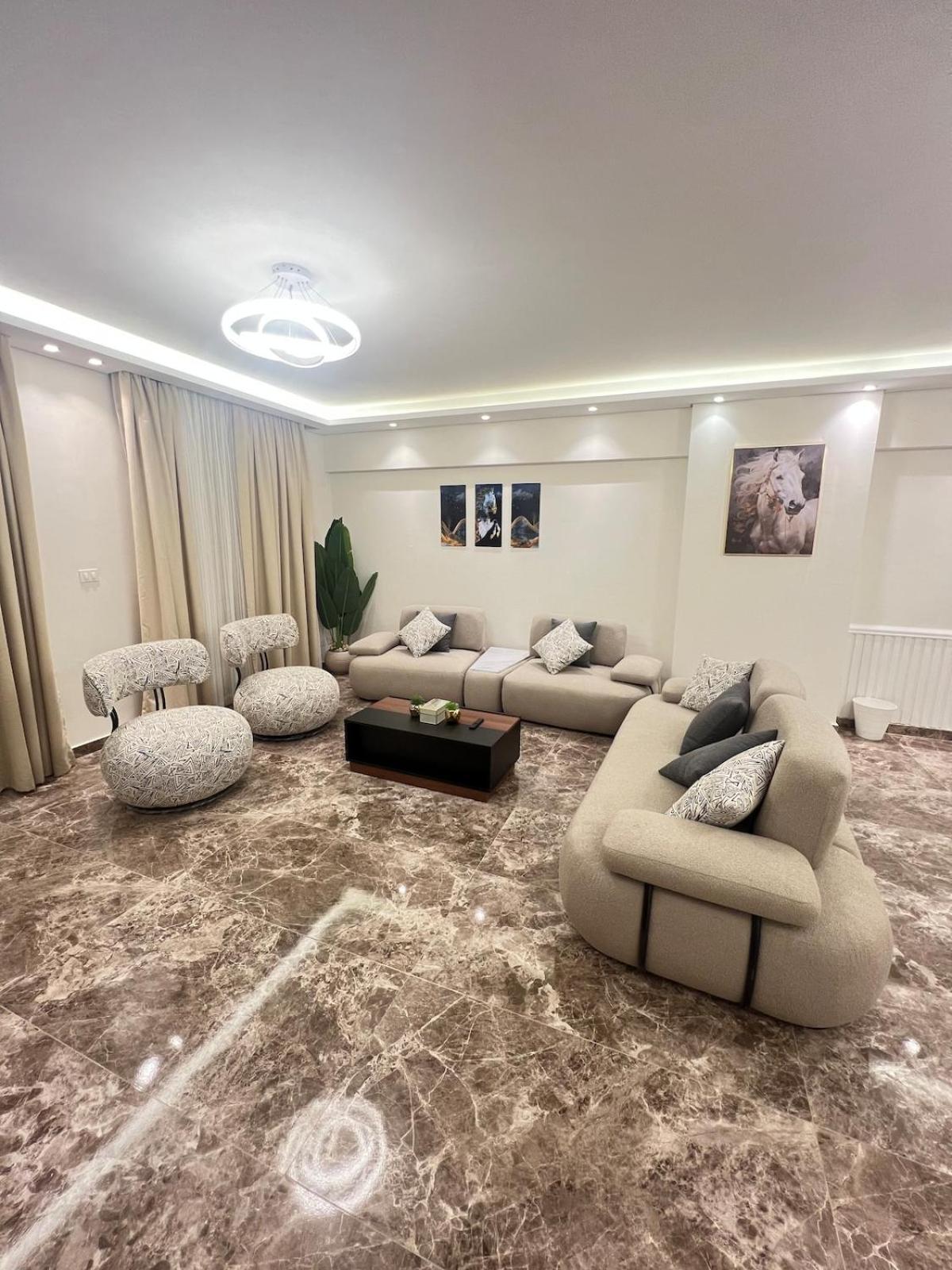 Apartment Chill Vibes 3 Bedroom In Rehab *